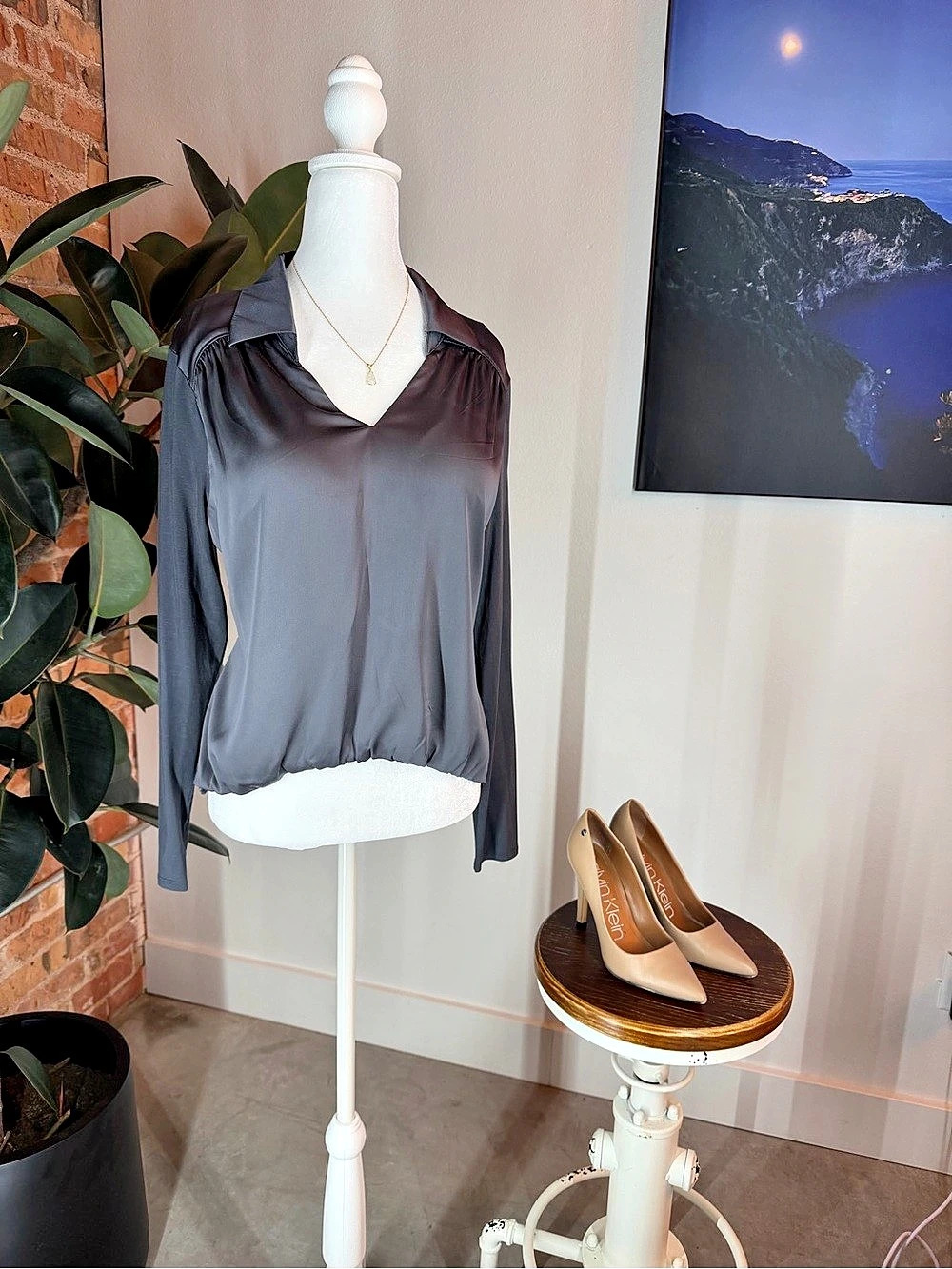 Long Sleeve Blouse in Gray Like New